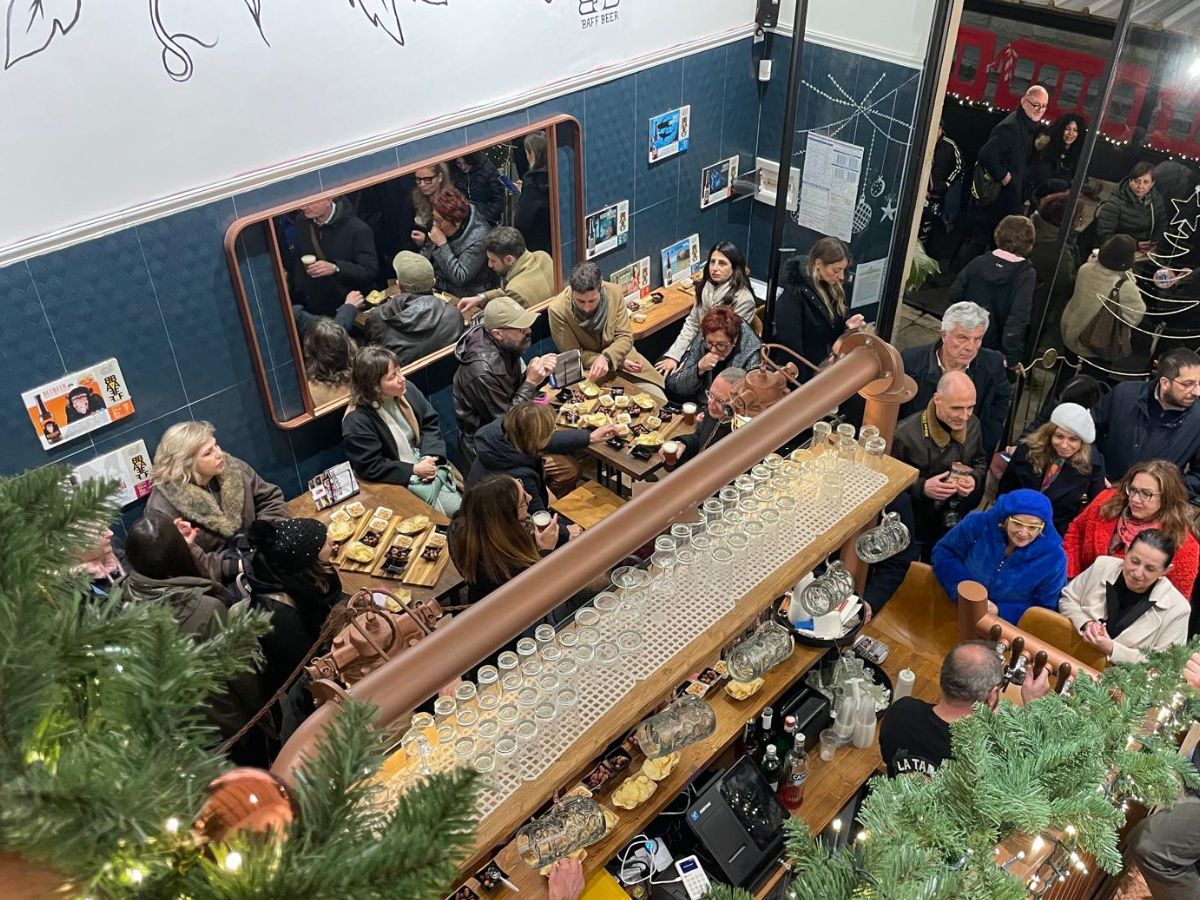 “Bionde al fronte”: a Lecce la storia della Liberazione passa dalla cultura della birra