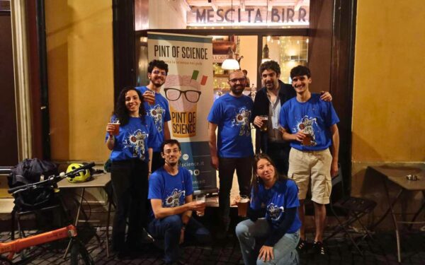 Pint of Science 2026: scienza incontra la birra in 90 pub italiani